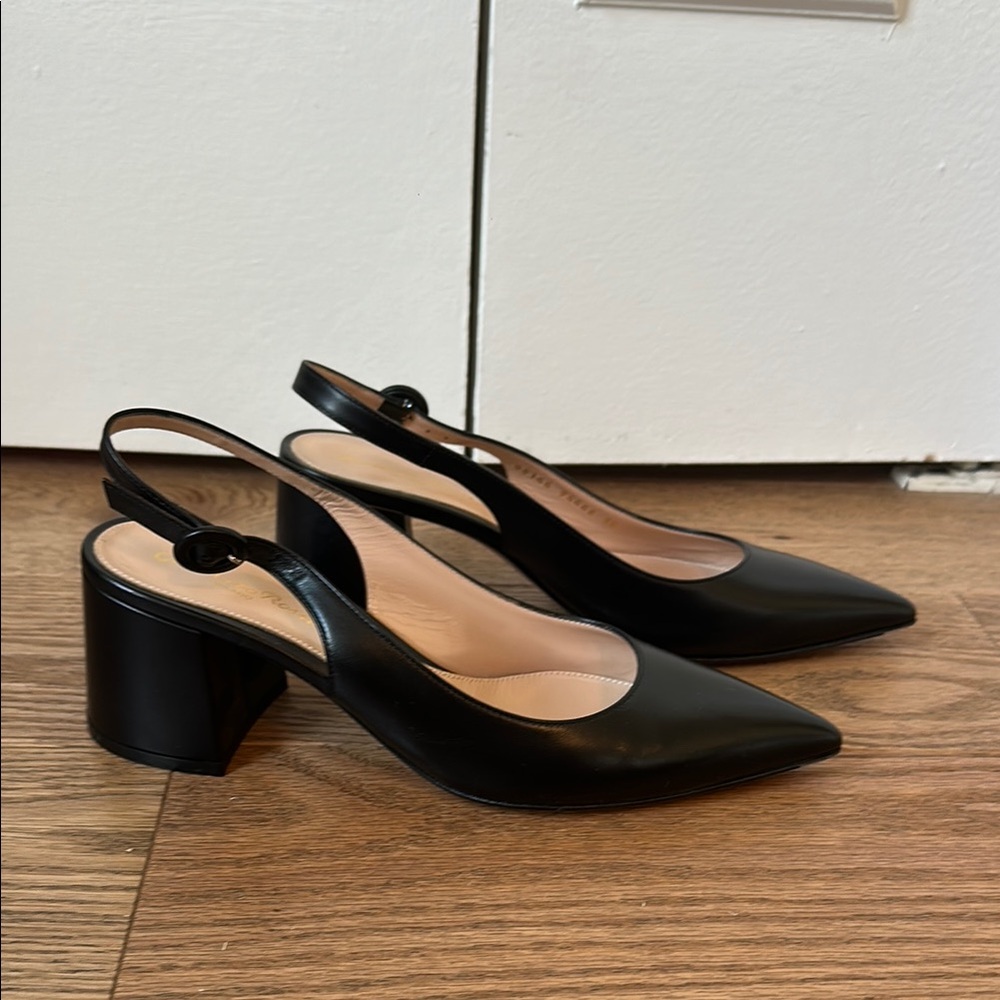 Gianvito Rossi Elegant Black Slingback Heels